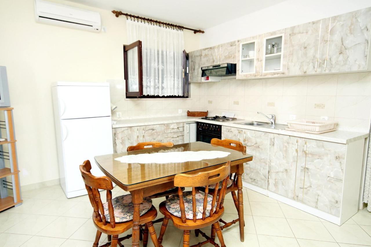 Apartments By The Sea Brgulje, Molat - 6241 Екстер'єр фото